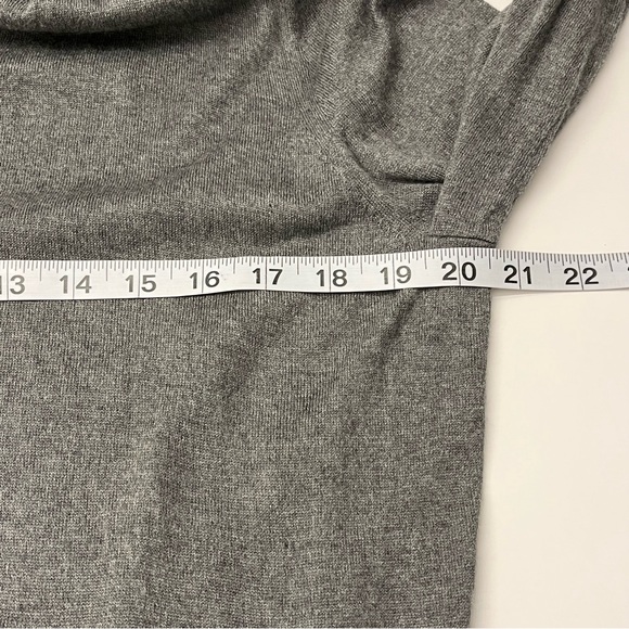 Banana Republic Luxury Blend Long Sleeve Gray Silk Cashmere Blend Sweater L - Picture 11 of 11